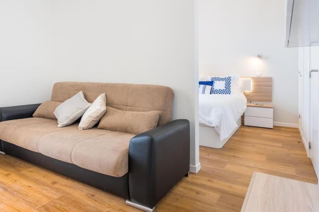Modern And Cozy Apartment 푼샬 외부 사진